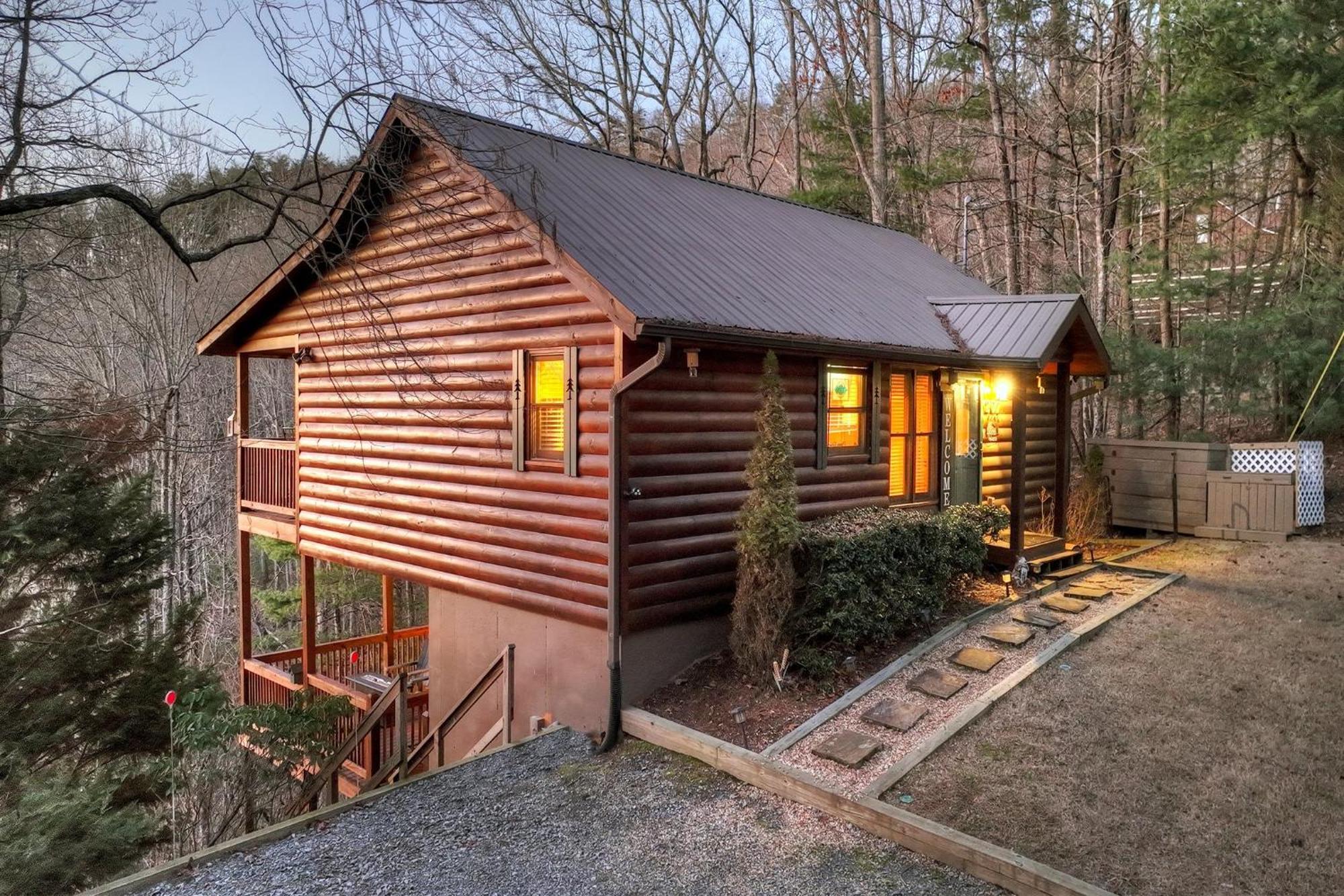Talking Leaves Hot Tub Firepit And Comfy King Beds Ellijay Exterior foto